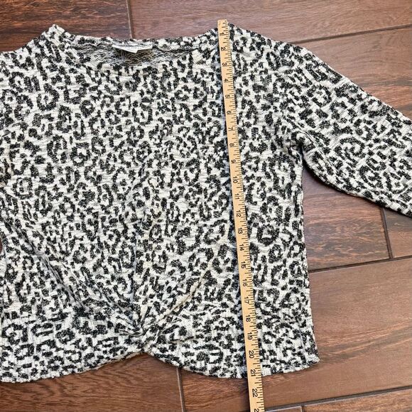 Skyes The Limit Twist Front Woman Animal Print Textured Sweater Gold Thread Sz M - Picture 6 of 8